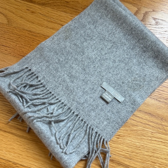 J. Crew Accessories - j crew fringe wool scarf
